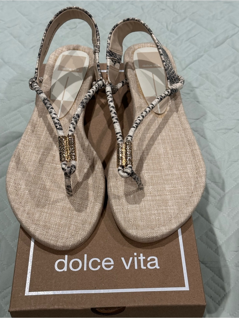 Dolce Vita Women's Beige Linen Thong Sandals with Gold Accent